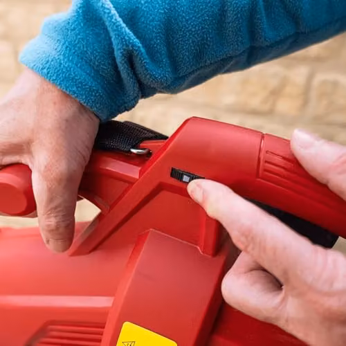 Q Garden 3-in-1 3000W Electric Leaf Blower, Vacuum and Shredder in Red – 8