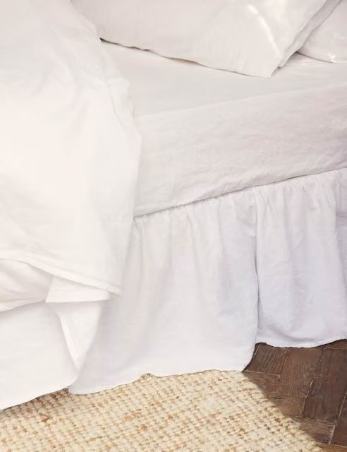 Piglet In Bed White Linen Rich Valance Sheet