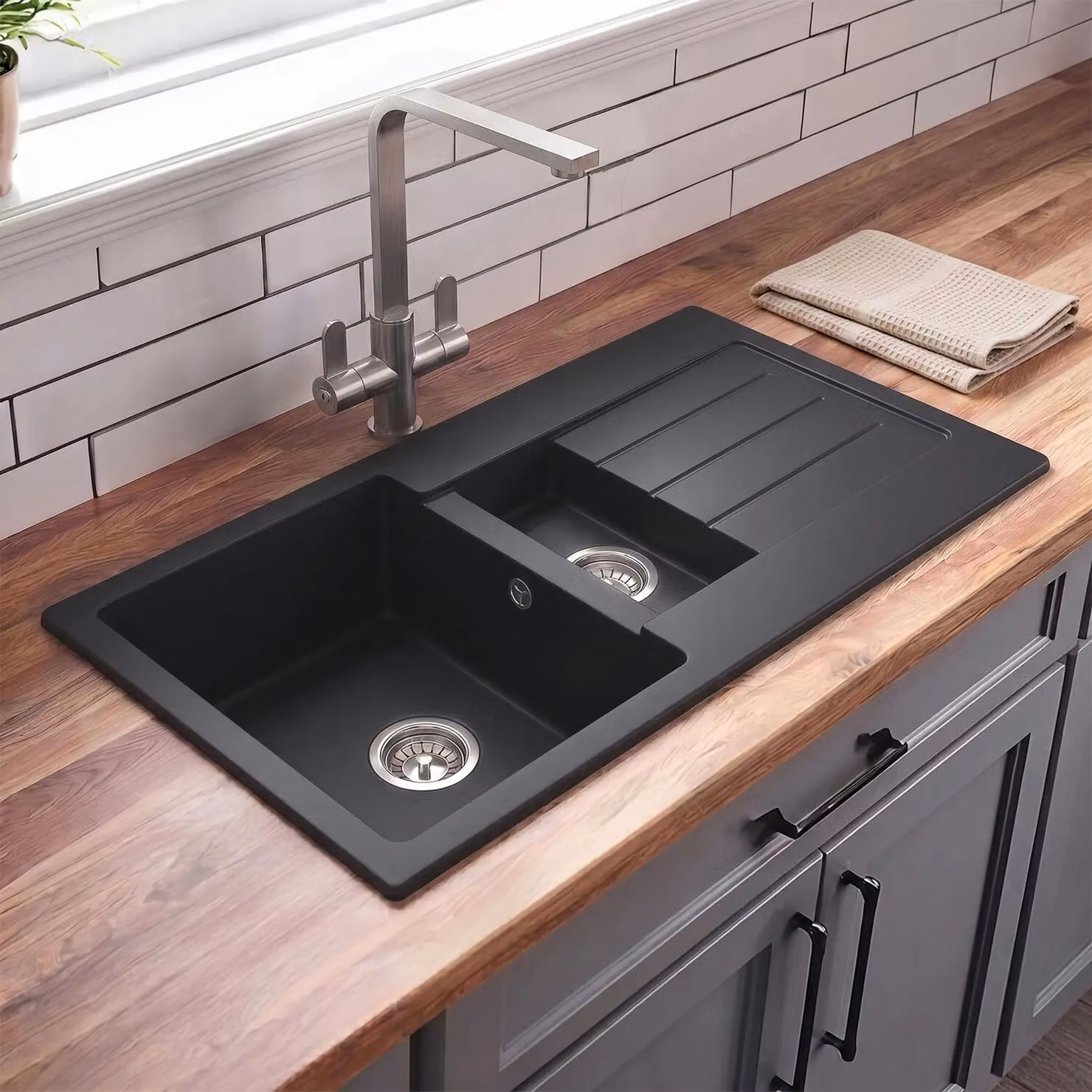 Balterley Reversible 1.5 Bowl Granite Composite Kitchen Sink with Drainer and Overflow, Matt Black, W: 100 cm x D: 50 cm – 8