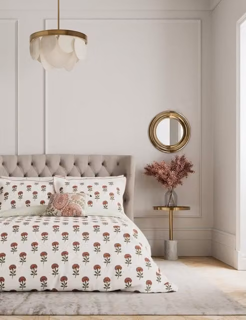 V&A Regal Marigold Pure Cotton Bedding Set with Pillowcase, Dusky Rose Pink and White Floral Design, W: 140 cm, L: 200 cm