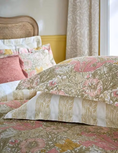 William Morris At Home Set of 2 Reversible Floral Pink Cotton Oxford Pillowcases