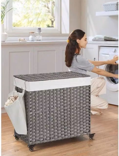 SONGMICS Woven Laundry Basket with Lid and Wheels, Grey
