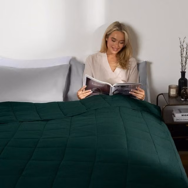 Brentfords Quilted Weighted Blanket in Green, 200 cm