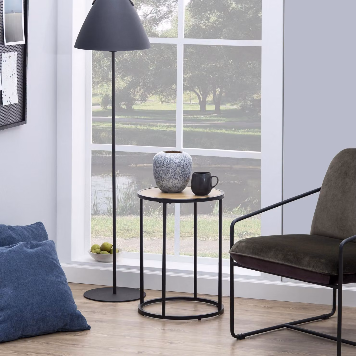 Furniture To Go Seaford Round Side Table with Black Metal Legs and Oak Top – 2