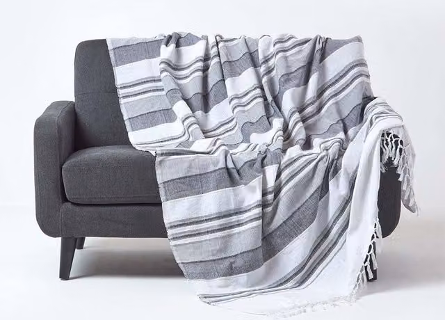 Homescapes Morocco Striped Cotton Woven Throw in Grey, W/D/H: 150 x 200 cm – 1