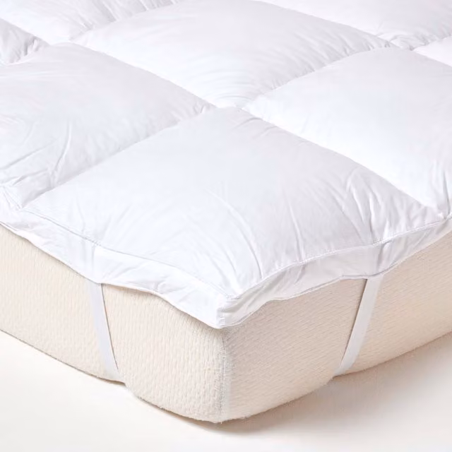 Homescapes White Soft Microfibre Mattress Topper with Cotton Percale Cover, W/D/H: 90 x 190 cm