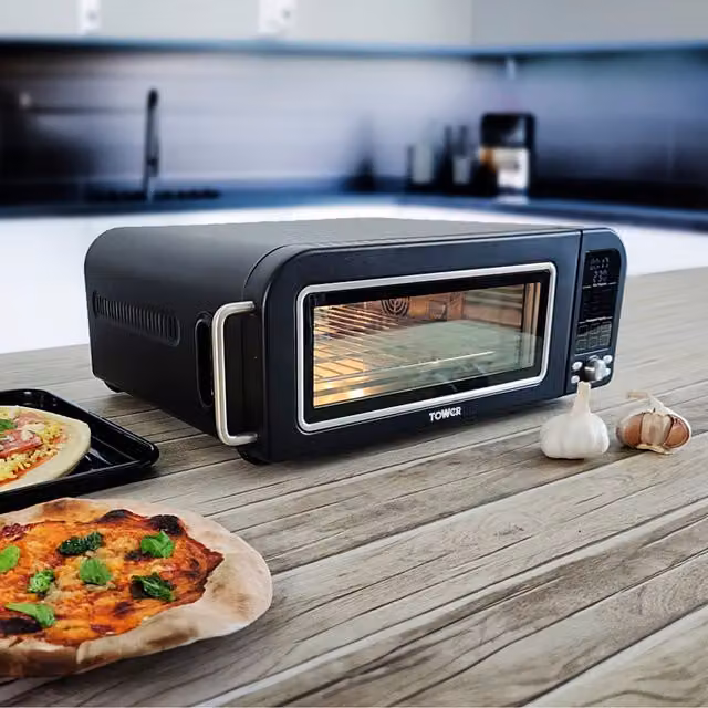 Tower 18L Pizza Oven and Grill in Black