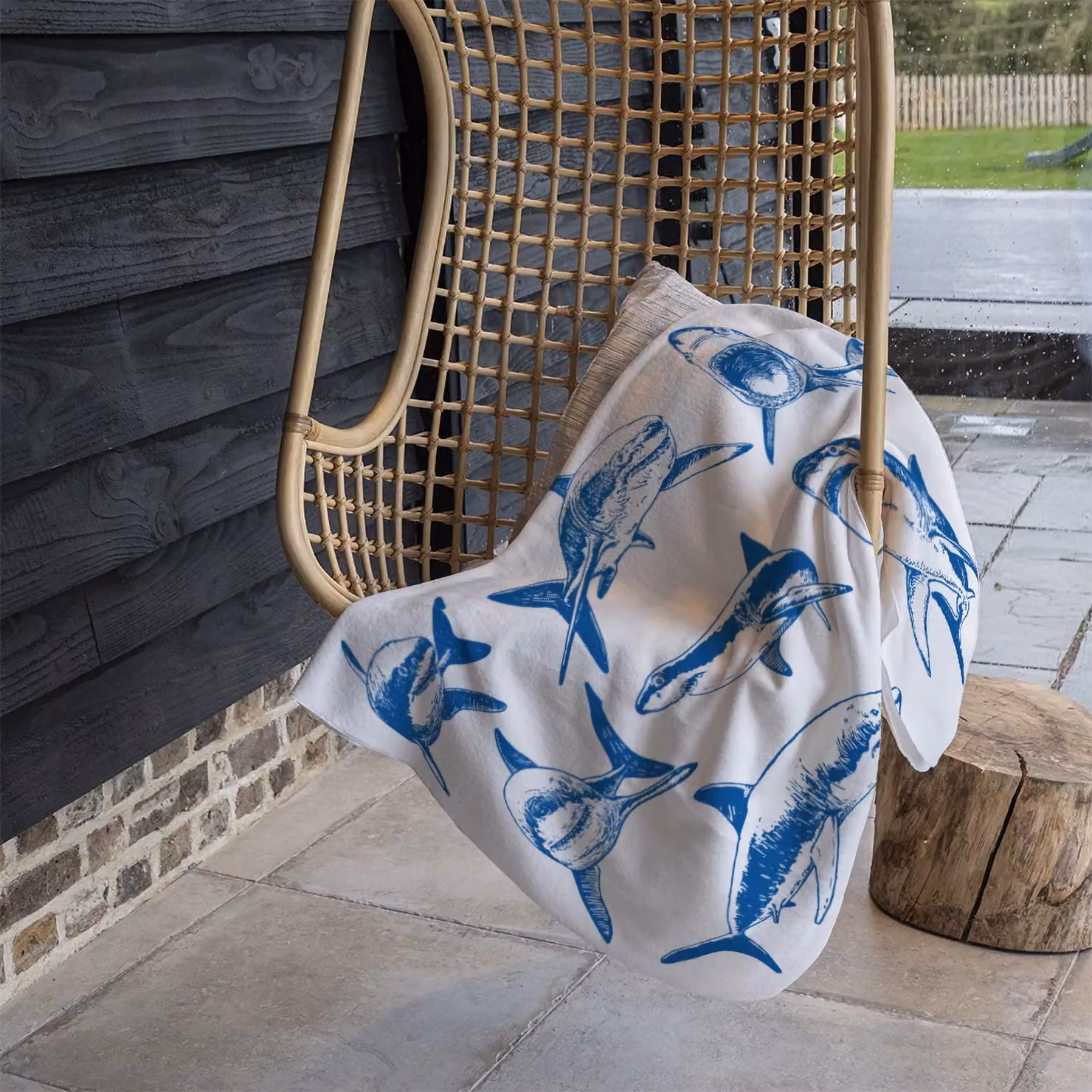 Benjamin Tate Design Graphical Blue Sharks Fleece Blanket in Natural, W/D/H: 120 x 150 cm – 4