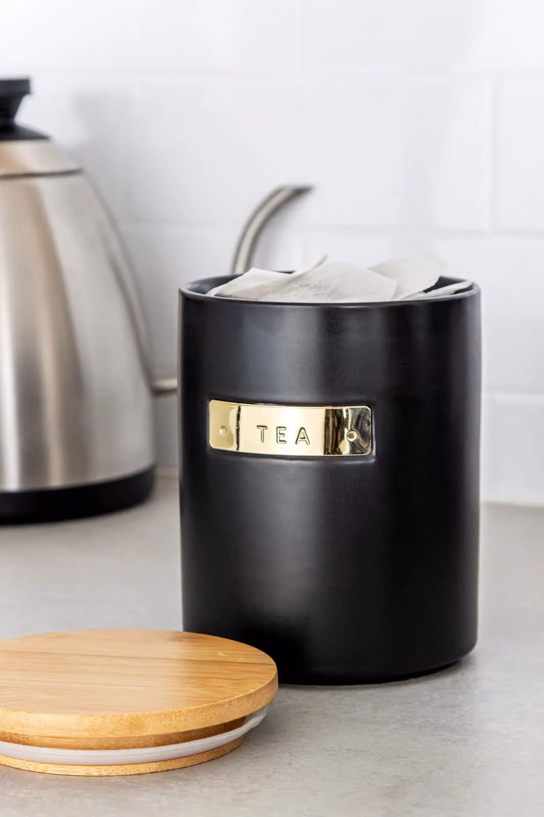 MasterClass Stoneware and Bamboo Airtight Tea Caddy, 1 l, Black – 4
