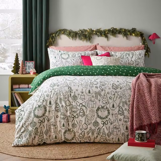 Furn Merry Christmas Reversible Dotted Duvet Cover Set in Beige and Multicolour, W: 140 cm, H: 200 cm