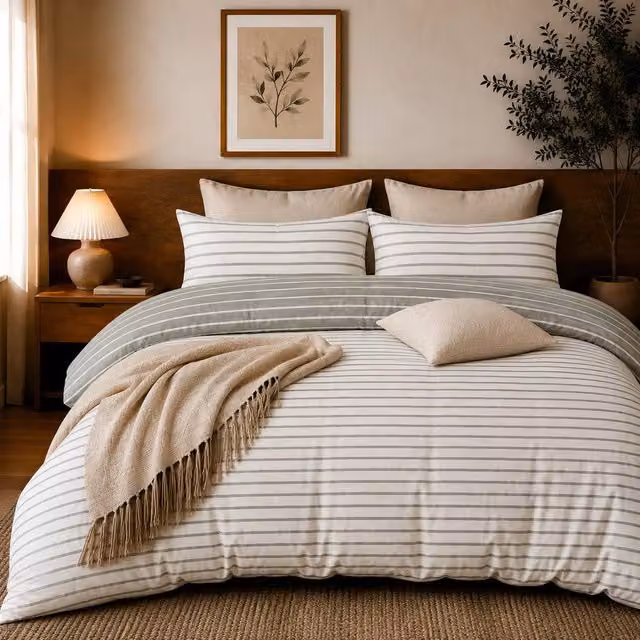 Grace Ultra Soft Reversible Microfibre Duvet Cover and Pillowcase Set in White, Super King, W/D/H: 200 x 200 cm – 1