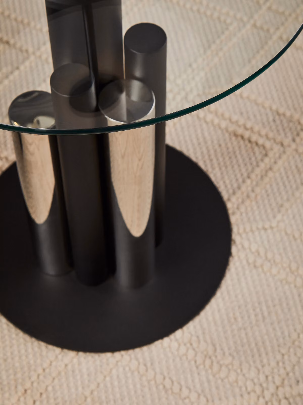 Fifty Five South Orsina Modern Round Clear Glass Side Table with Silver and Black Central Column Support, W/D/H: 46 x 46 x 50 cm – 3