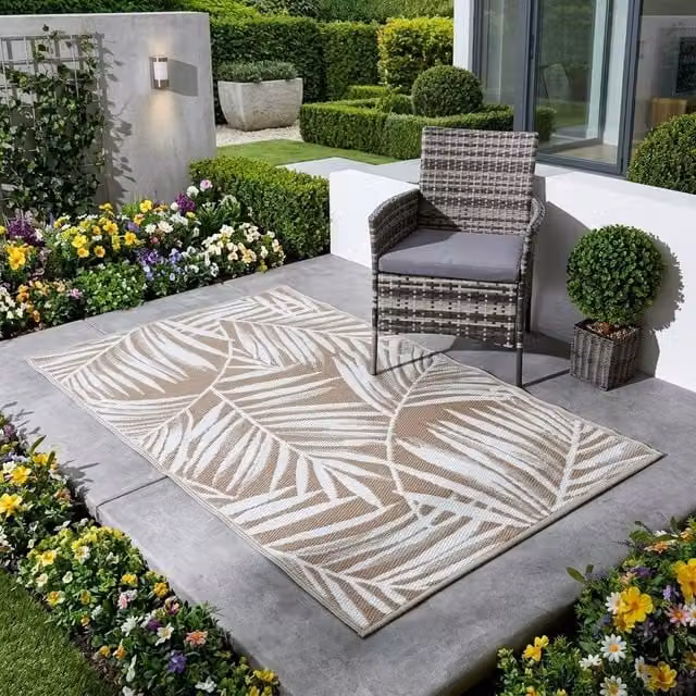 Garden Greatness Capri Neutral Outdoor Floral Garden Rug in Brown and Beige, W: 45 cm x L: 45 cm x H: 45 cm