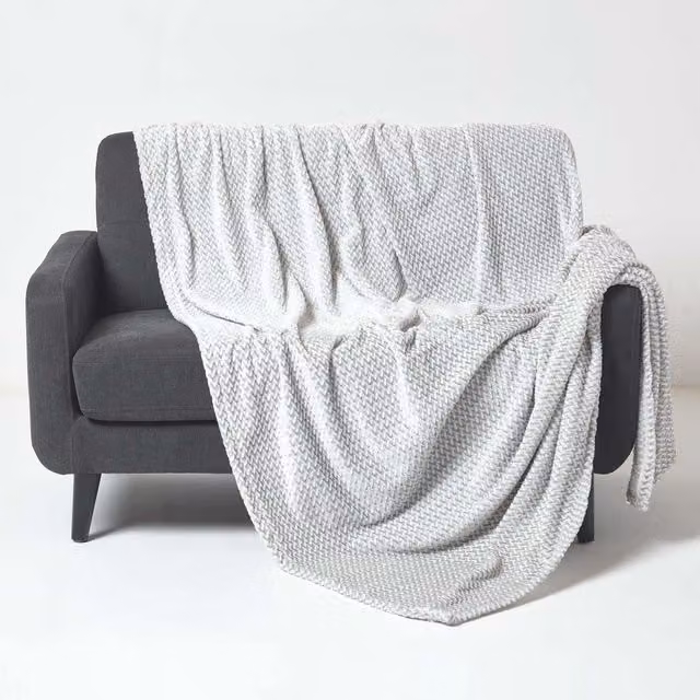 Homescapes Mora Faux Fur Velvet Throw in Grey or Beige, W/D/H: 130 x 160 x 1 cm – 1