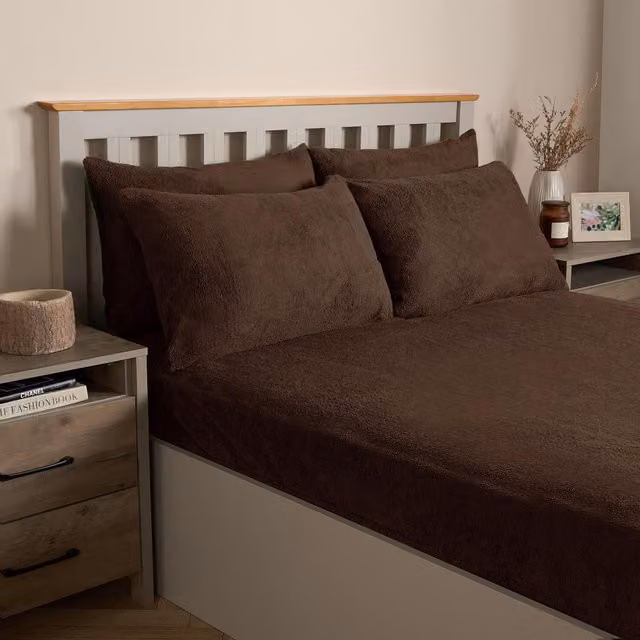 Brentfords Pack of 4 Brown Teddy Fleece Pillowcases, W: 50 cm x L: 75 cm