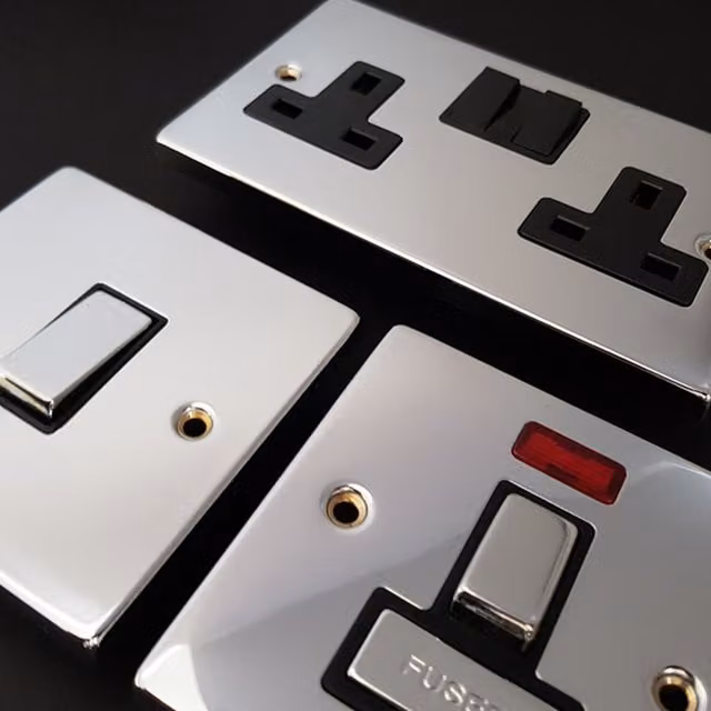 SE HOME Polished Chrome and Black 4 Gang 2 Way 100W Trailing Edge LED Dimmer Surface Light Switch