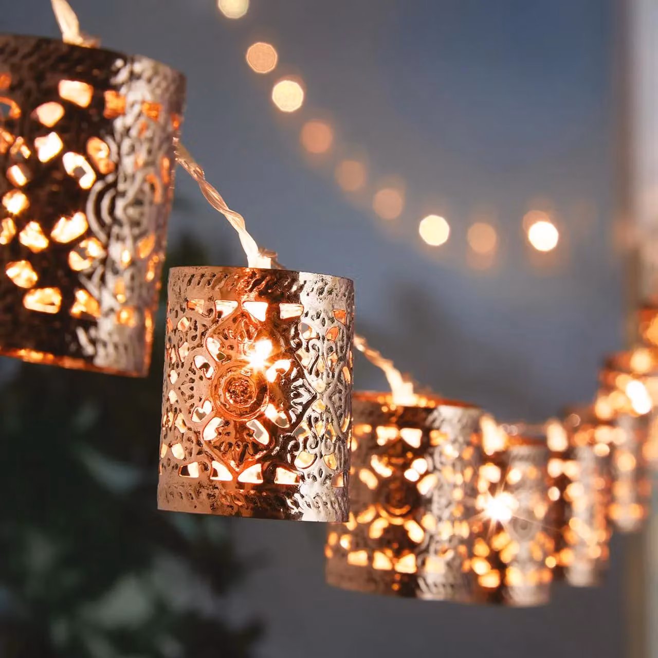 mysmartbuy Moroccan Style Metal LED String Lights in Copper Finish, Battery Powered Warm White Lanterns, Length: 173 cm, Each Light H: 5 cm, W: 4 cm – 2
