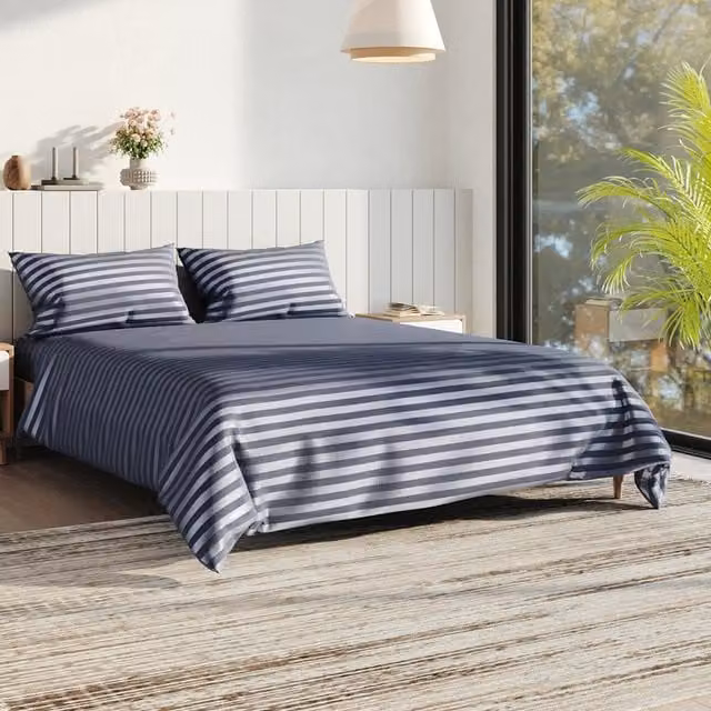Livingandhome Striped Polyester Duvet Cover and Pillowcase Set in Silver, Grey and Blue, W/D/H: 229 x 229 cm