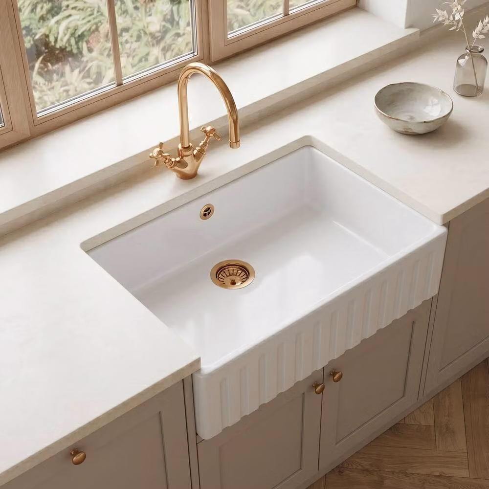 Balterley White Ceramic Fireclay 1 Bowl Fluted Front Butler Kitchen Sink with Overflow W/D/H: 79.5 x 49.8 x 22 cm – 2