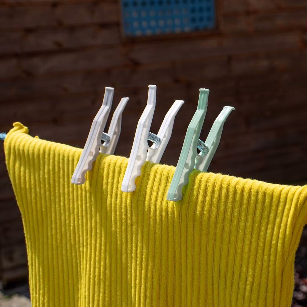 JVL Pack of 48 Large Plastic Pegs in Grey, White and Green – 2