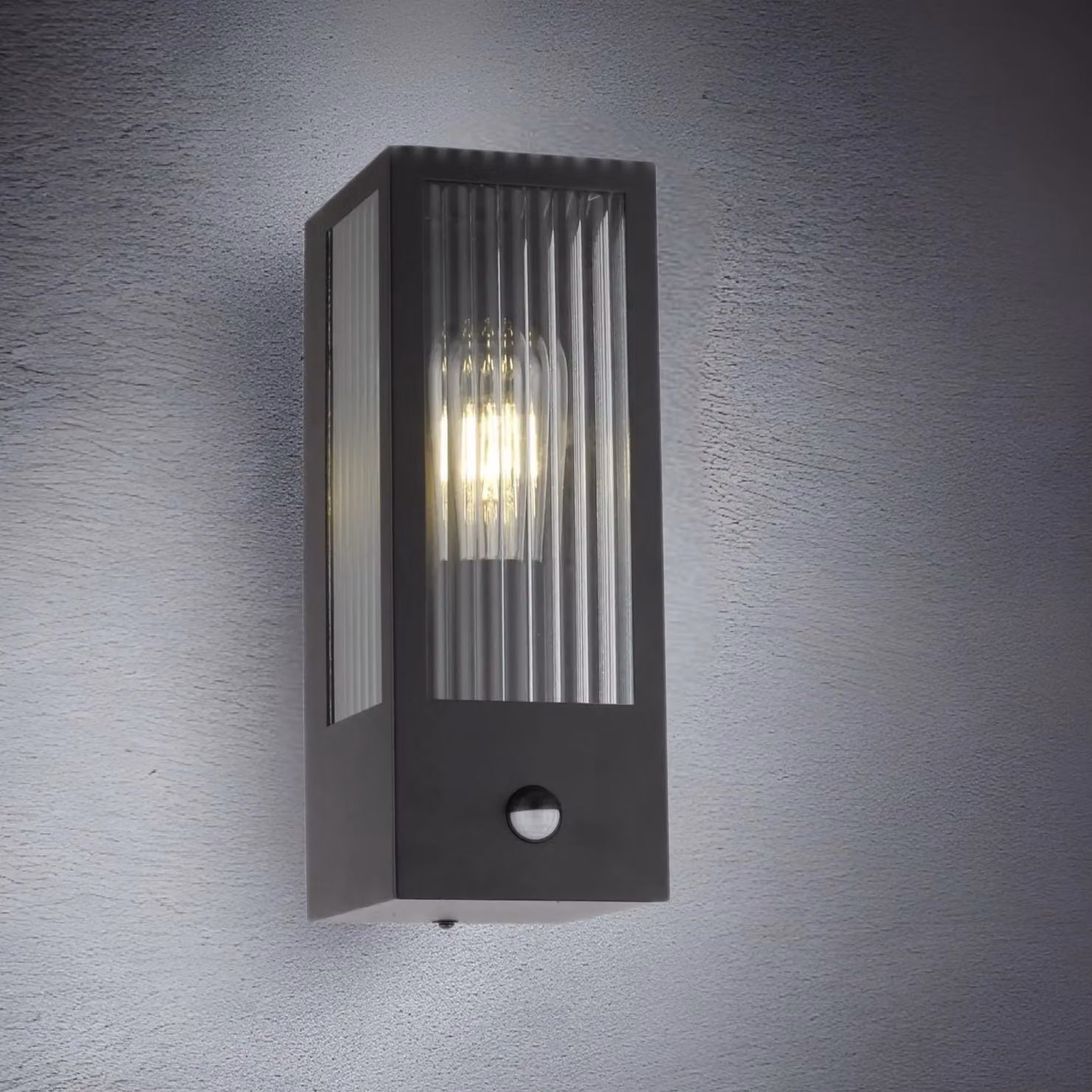 CGC Lighting Stella Bevelled Glass Black Outdoor Wall Light with PIR Motion Sensor and E27 Socket – 5