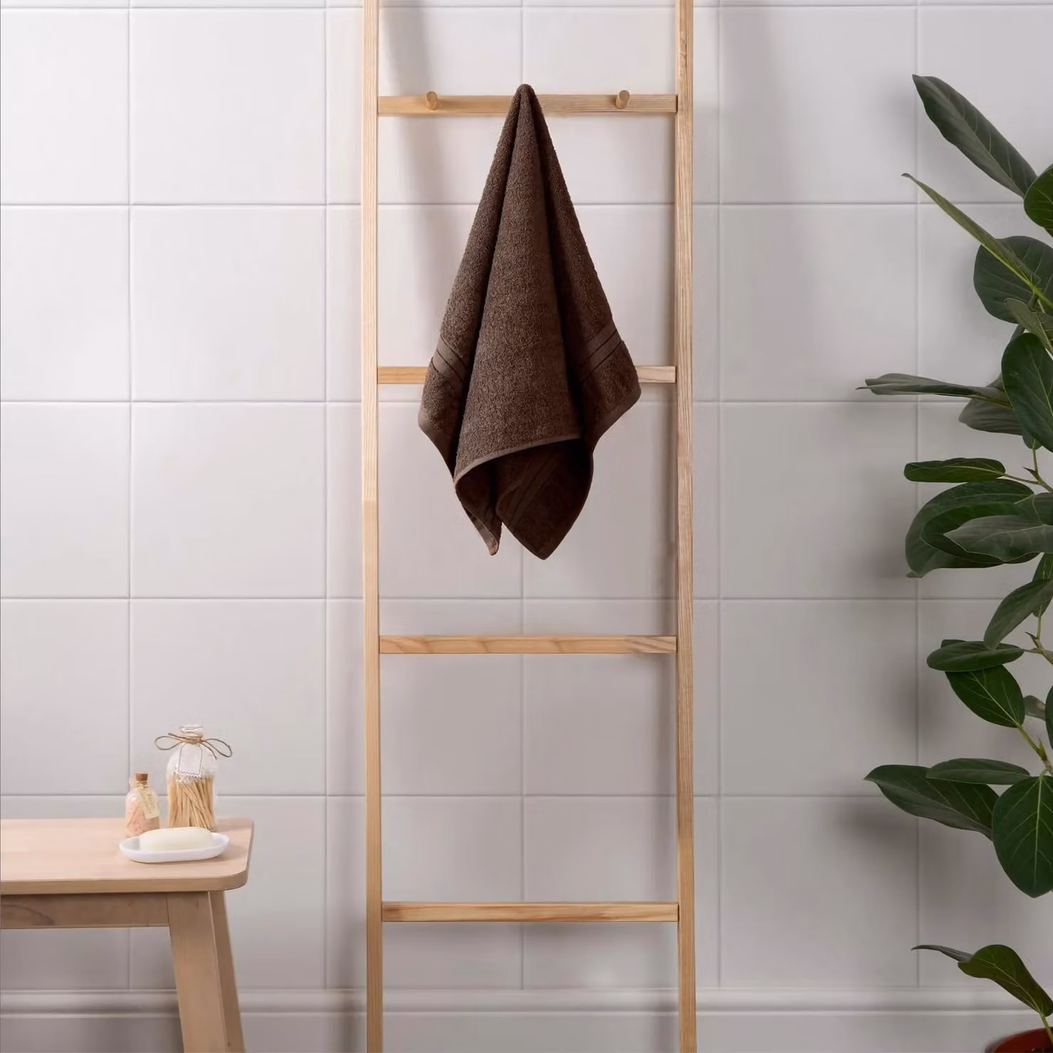 OHS 4 Pack of Fluffy 100% Cotton Bathroom Hand Towels in Brown – 5