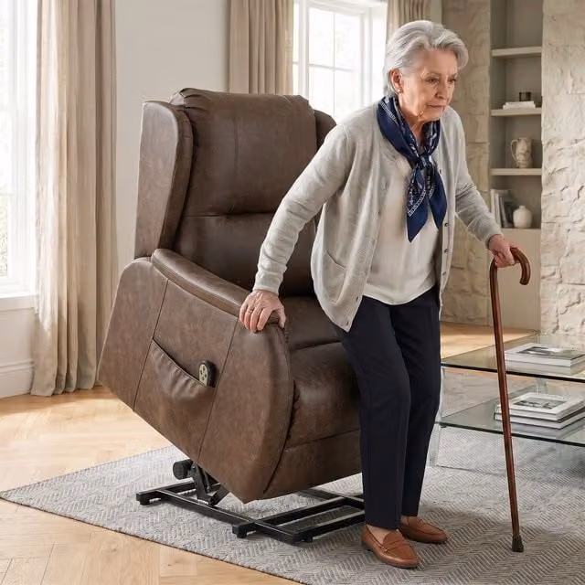 HOMCOM Dual Motor Power Lift Recliner Chair in Brown Synthetic Leather
