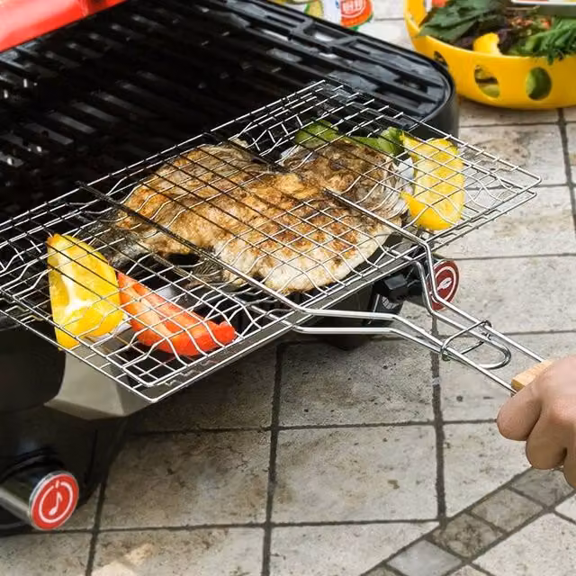 Livingandhome Silver Galvanised Steel Square Grill Press Griddle with Locking Clamp, Width: 38.5 cm