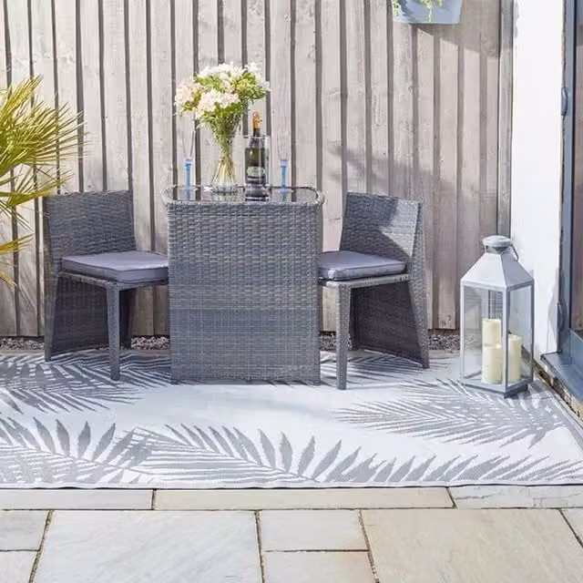 Garden Mile Alfresco Mats Tropicana Floral Rug in Grey and Green