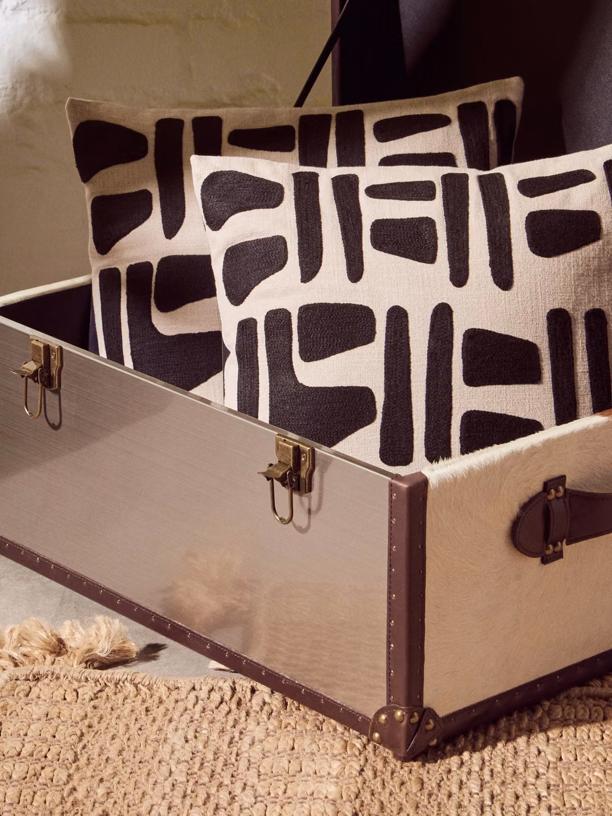 Orsina Bosie Ozella Square Cotton Cushion in Black and Beige – 5