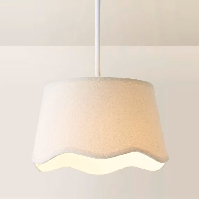 ValueLights Mabel Small Scallop Edge Linen Lamp Shade in Natural/Beige, Diameter: 20 cm