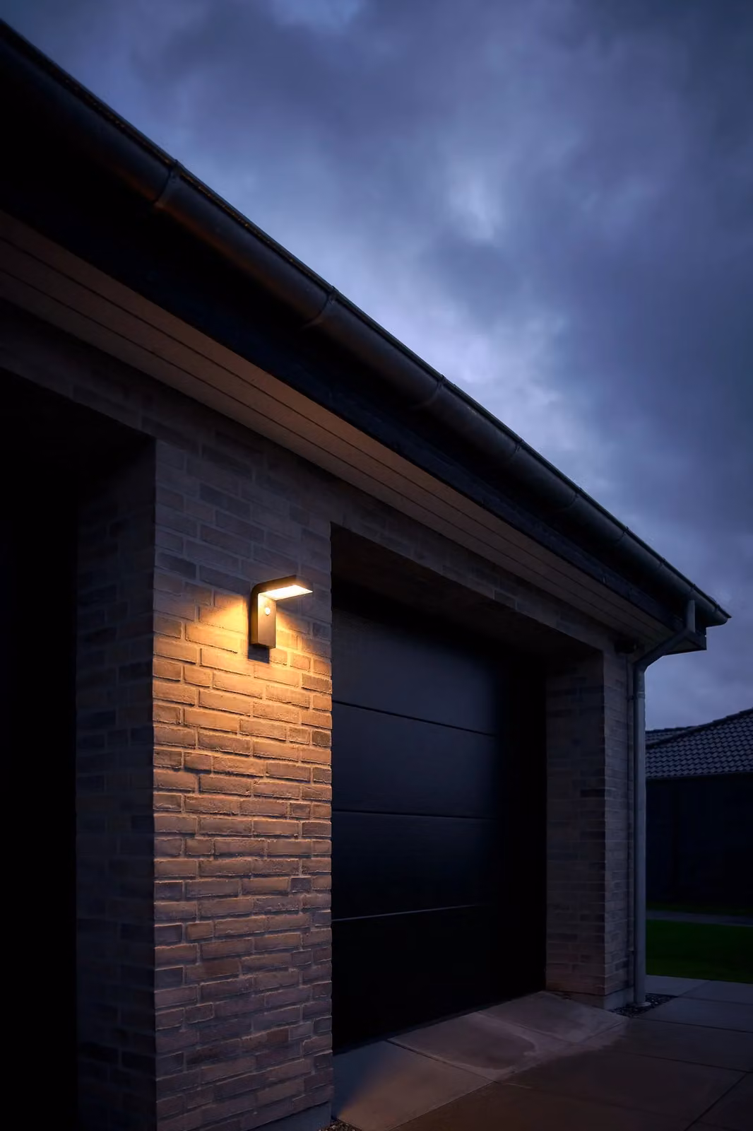 Nordlux Alya Solar LED Outdoor Wall Light in Black Plastic with Motion and Dusk Sensors, Warm White 3000k, IP44 – 6