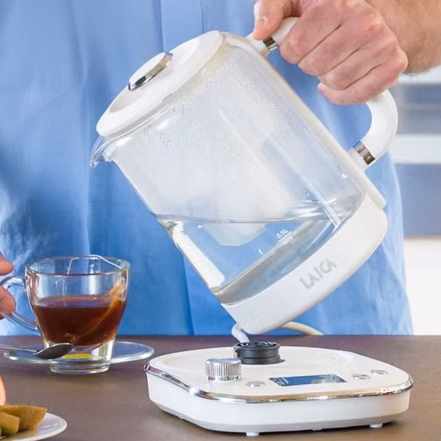 Laica Digital Water Filter Glass Kettle with Variable Temperature Control, White