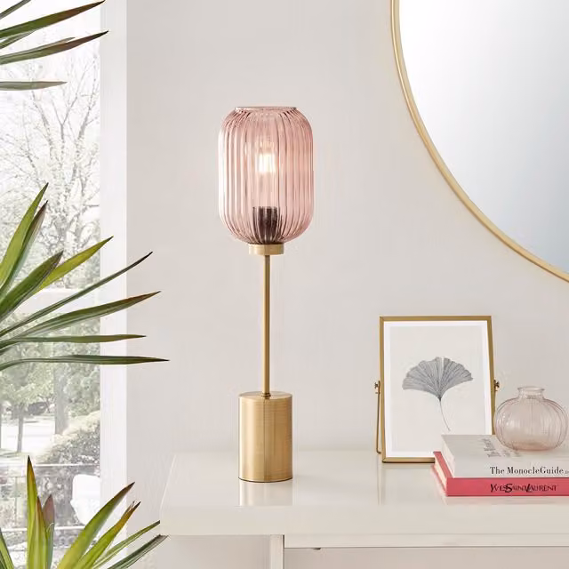 FurnitureboxUK Coral Art Deco Retro Table Lamp with Pink Glass Shade and Brass Plated Base in Gold
