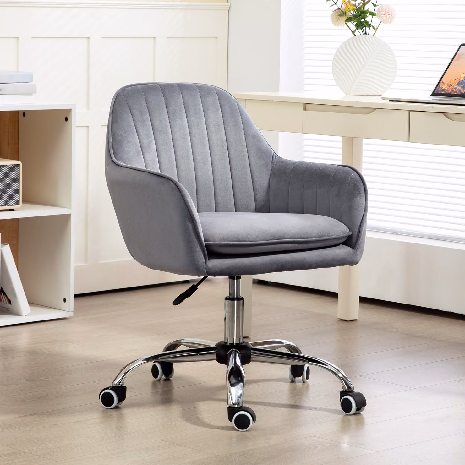 HOMCOM Grey Velvet Task Chair with Adjustable Height and Swivel Function – 2