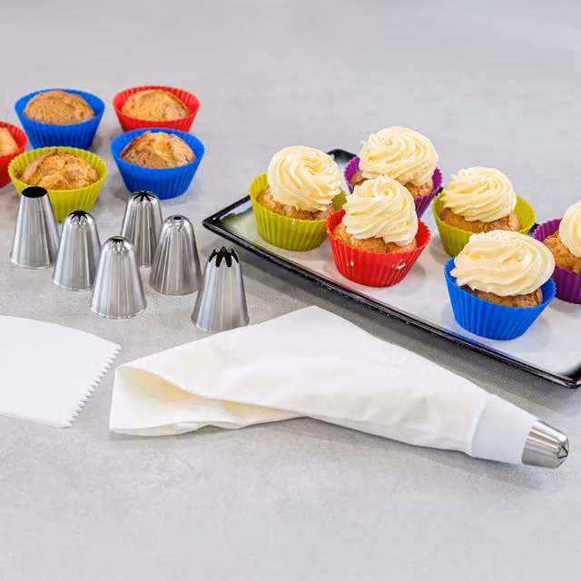 KitchenCraft Icing Nozzles with White Nylon Piping Bag and Stainless Steel Tips