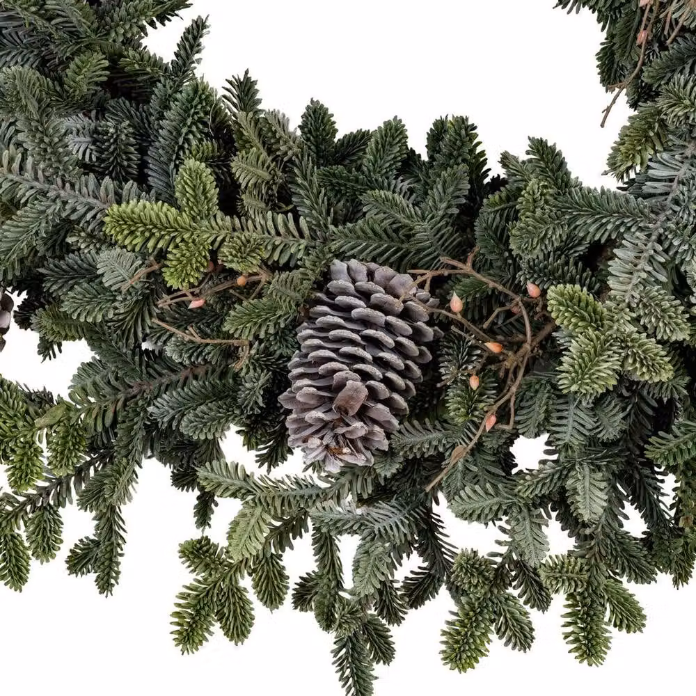 Lemon Pavilion Woodland Pine Wreath with Pinecones in Green, W80 x H80 x D15 cm – 2