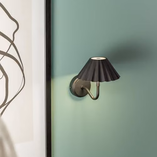 ValueLights Avery Rechargeable Dimmable Touch Wall Light in Black and Gold/Brass – 6
