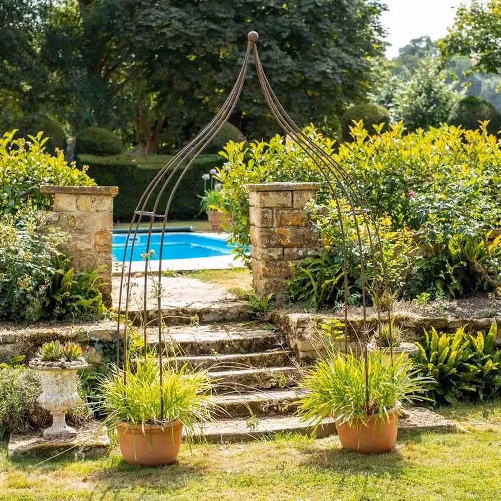Ascalon Design Ltd Wigwam Arch in Rustic Brown Metal, W/D/H: 120 x 46 x 210 cm – 2