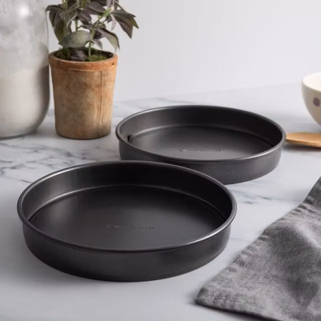 MasterClass Non-Stick Loose Base Round Carbon Steel Cake Tins, Set of 2, Diameter: 23 cm, Anthracite