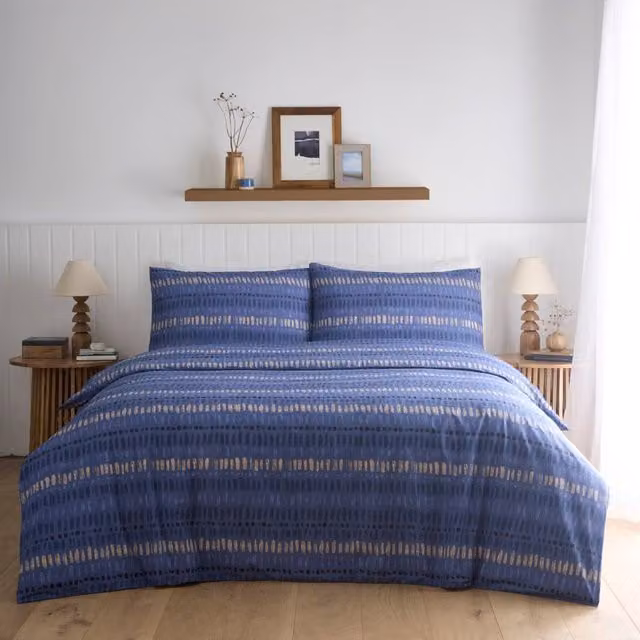 Portfolio Home Kai Geometric Striped Duvet Cover and Pillowcase Set in Blue, W/D/H: 200 x 200 cm with 140 x 200 cm Pillowcase