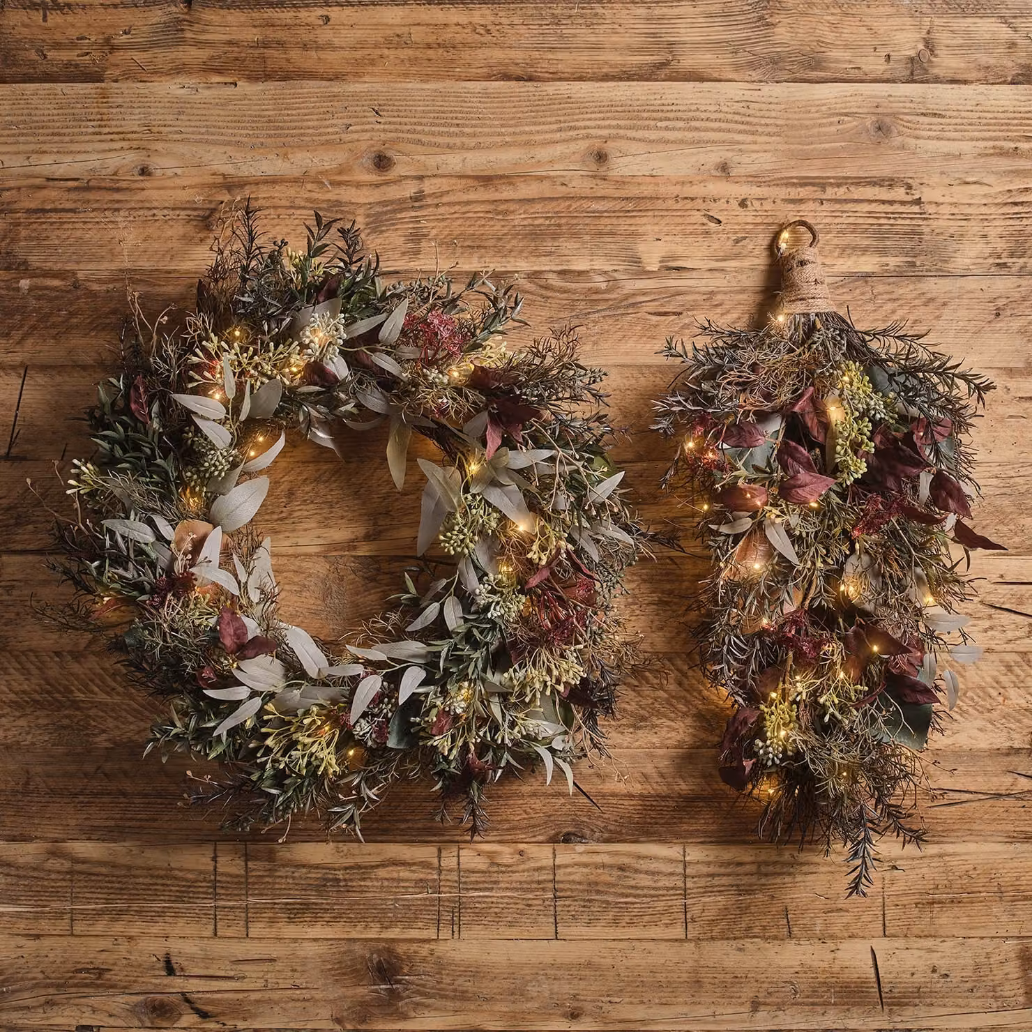 Lights4fun Pre Lit Autumn Winter Round Wreath and Bough in Green and Multicolour