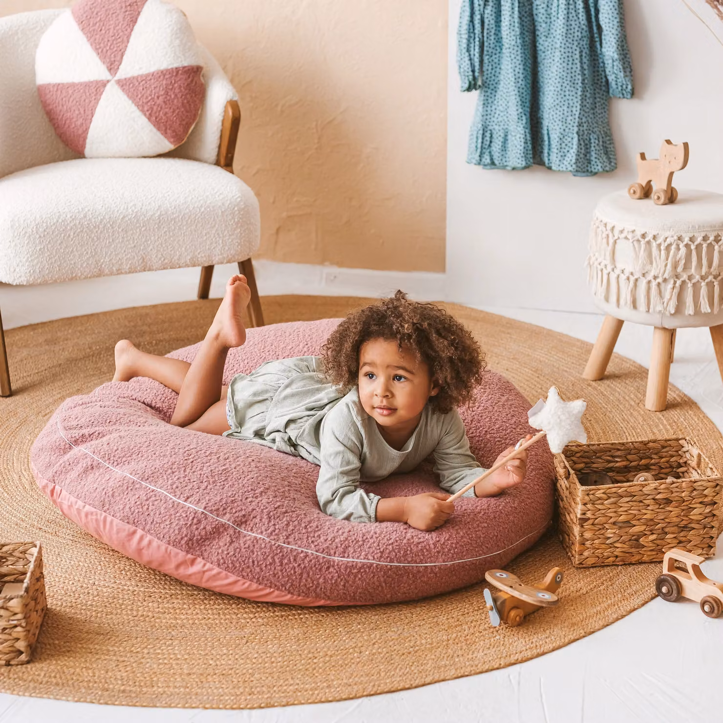 MiniCamp Round Boucle Floor Cushion for Children in Pink – 2