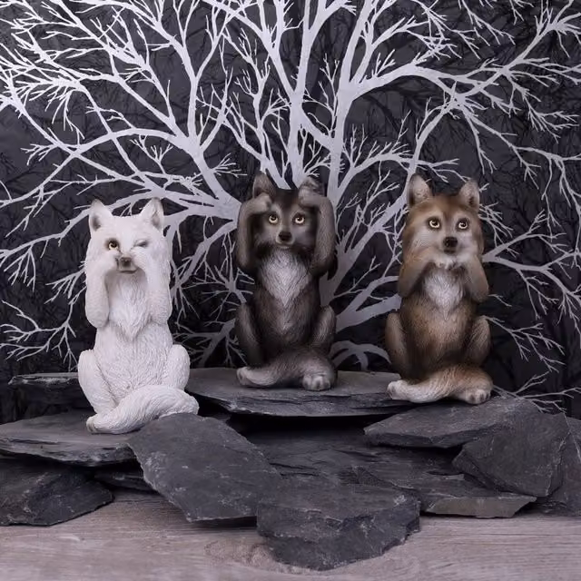 Nemesis Now Three Wise Wolves Multicolour Tabletop Ornament