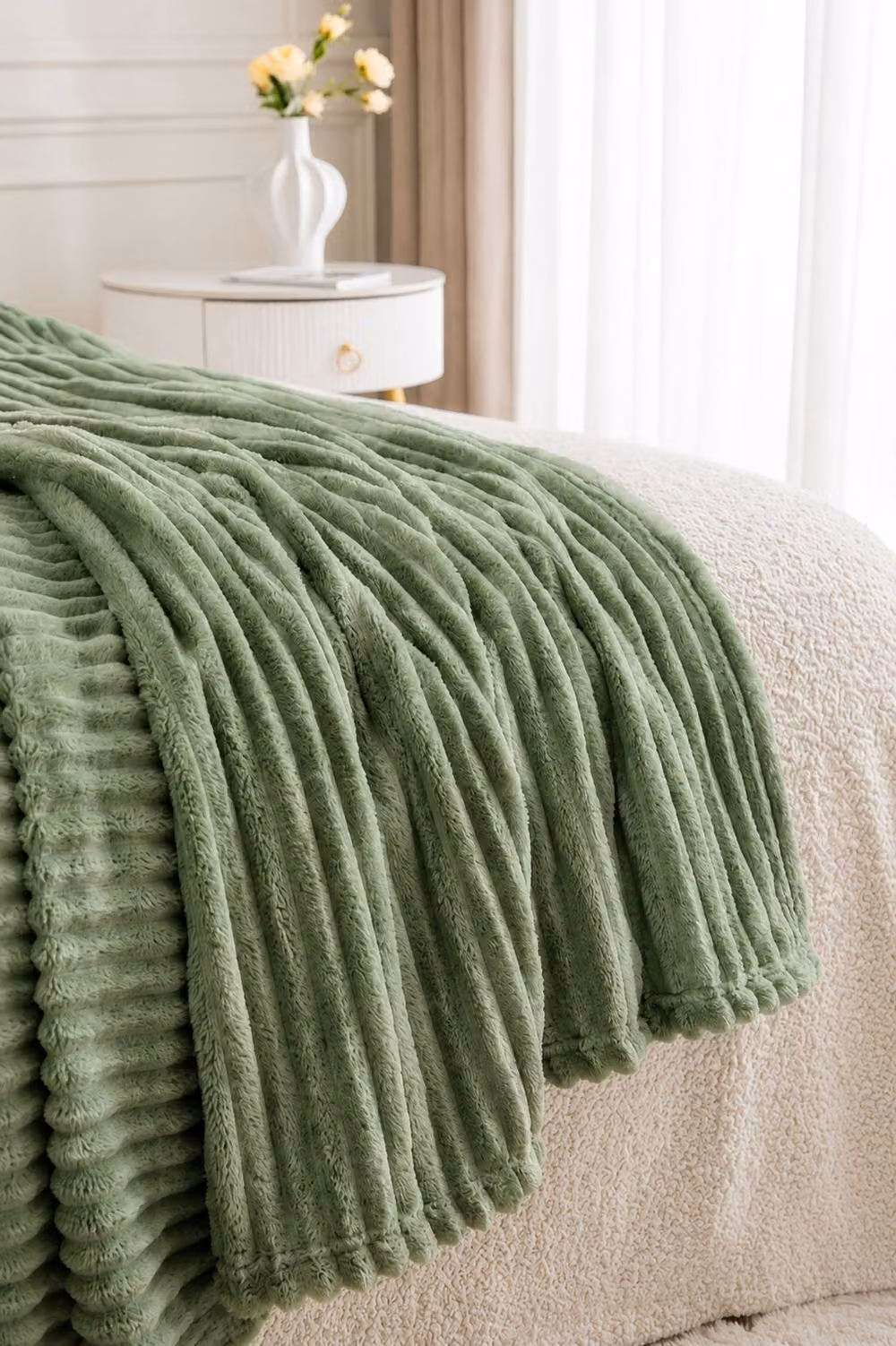 Dyzi Large Supersoft Ribbed Jacquard Fleece Throw Blanket in Green, W/D/H: 200 x 240 cm – 2