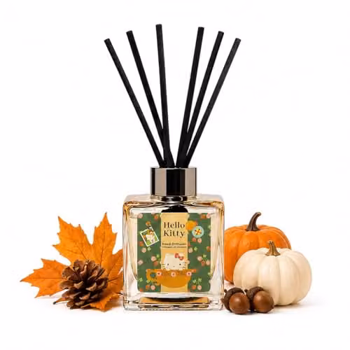 Hello Kitty Pumpkin Spiced Latte Reed Diffuser, 100ml Multicolour Autumn Home Fragrance Set with Glass Bottle and Reeds
