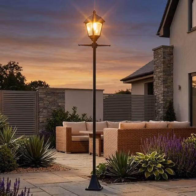 Garden Greatness Victoriana Solar LED Garden Lamp Post Light in Black