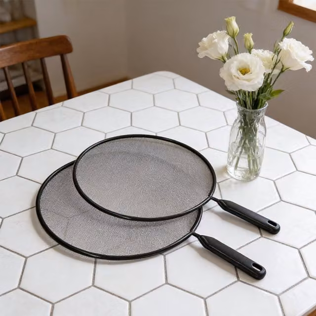 KDMK 2-Piece Black Metal Mesh Splatter Screen and Grease Splash Sieve Set with Handles