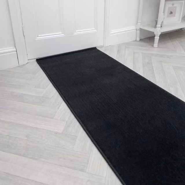 runrug Plain Hallway Carpet Runner Rug in Black, W: 60 cm, L: 270 cm – 1