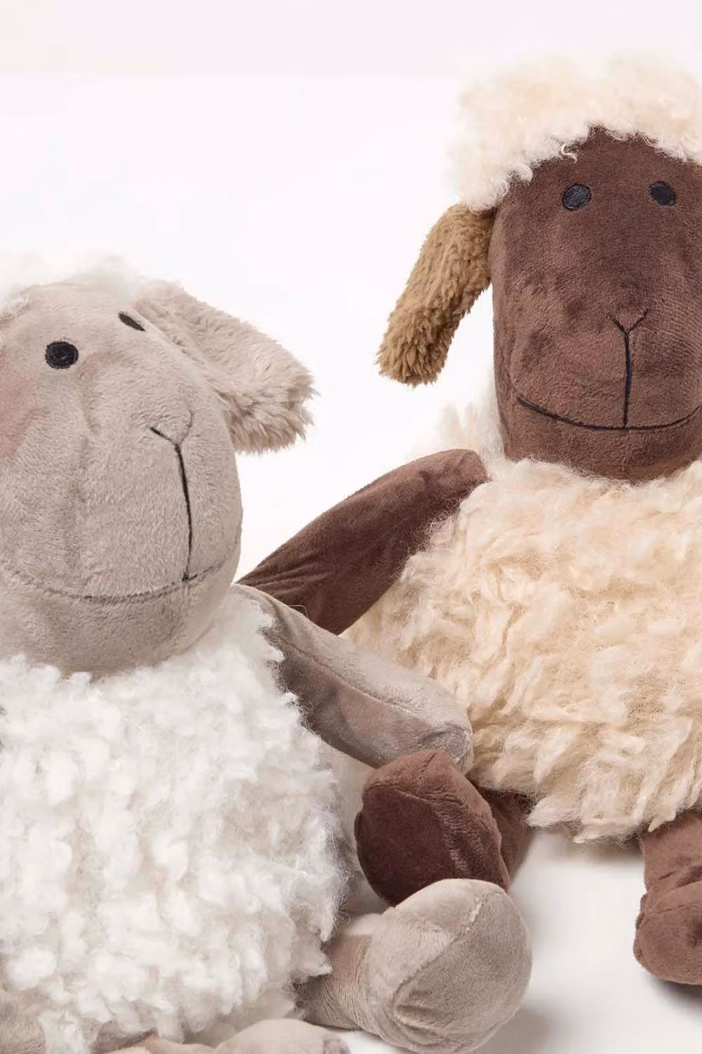 Homescapes Soft Sheep Door Stops, Set of 2, White and Brown, H 28 cm x W 20 cm x D 19 cm – 3